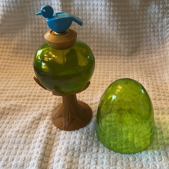 4 1979’s Avon Spray Perfume Bottles‎ - Picture 3 of 13